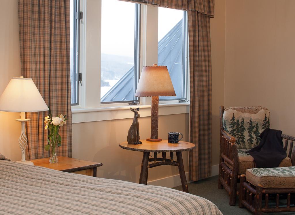 Willoughvale Inn Westmore Newport Room photo