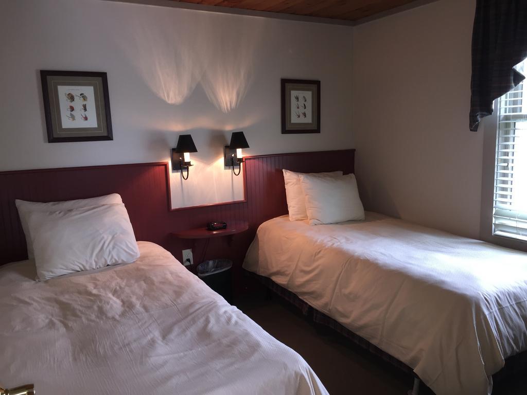 Willoughvale Inn Westmore Newport Room photo